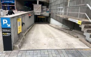 Book a parking spot in ParkBee Hilton Rotterdam car park