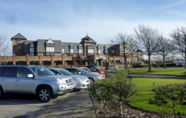 Reserve uma vaga de  estacionamento no ParkBee Village Hotel Blackpool