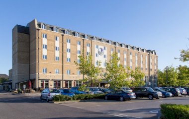 Reserve uma vaga de  estacionamento no ParkBee Village Hotel Bournemouth