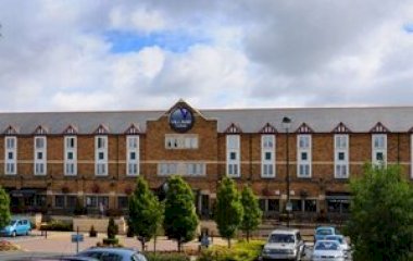 Reserve uma vaga de  estacionamento no ParkBee Village Hotel Birmingham Dudley