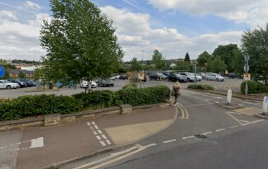 Reserve uma vaga de  estacionamento no ParkBee Bank Park Nottingham Road Charity