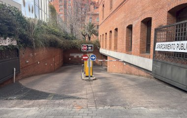 Book a parking spot in López de Hoyos car park