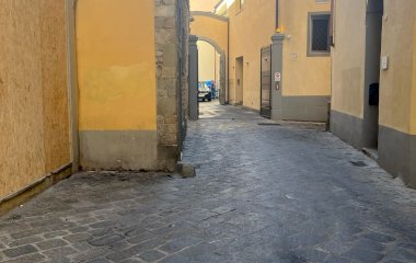 Buch einen Parkplatz im Portinari - Valet Parkplatz.