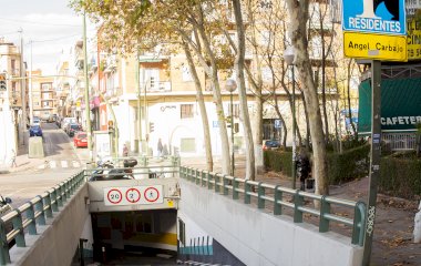 Réservez une place dans le parking Plaza Ángel Carbajo