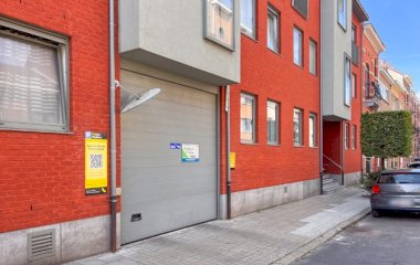 Book en plads i ParkBee Petillion parkeringsplads