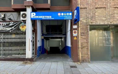 Book a parking spot in Parkmestres Travessera de les Corts car park