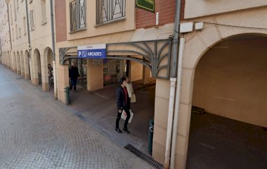 Reservar una plaça al pàrquing Indigo Arcades