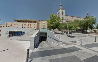 Buch einen Parkplatz im Indigo Corralillo Parkplatz.