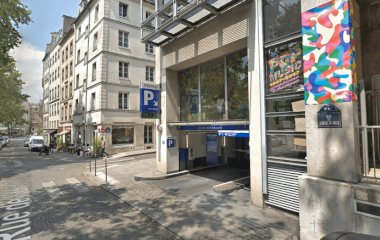 Buch einen Parkplatz im Indigo Pont Marie Parkplatz.