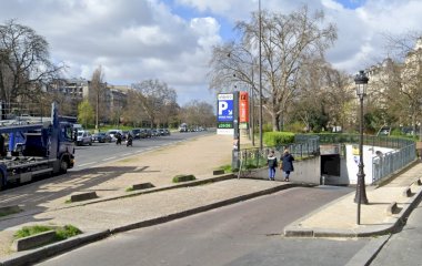 Buch einen Parkplatz im Indigo Foch Parkplatz.