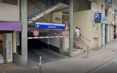 Book en plads i Indigo Gambetta parkeringsplads
