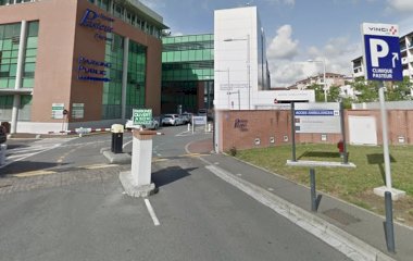 Buch einen Parkplatz im Indigo Clinique Pasteur Parkplatz.