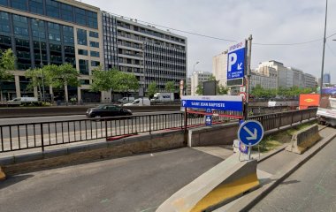 Buch einen Parkplatz im Indigo Saint Jean Baptiste Parkplatz.