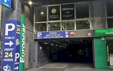 Buch einen Parkplatz im Gran Via de les Corts Catalanes 680 Parkplatz.