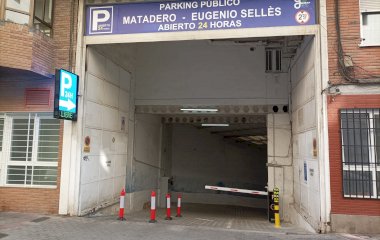Book a parking spot in Matadero - Eugenio Sellés car park