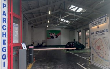Book en plads i Santa Croce parkeringsplads