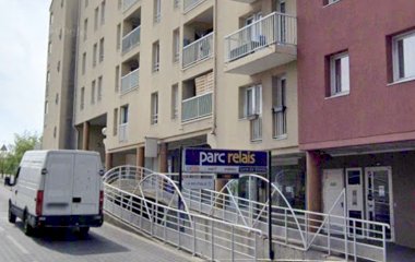 Buch einen Parkplatz im Indigo Gare Parkplatz.