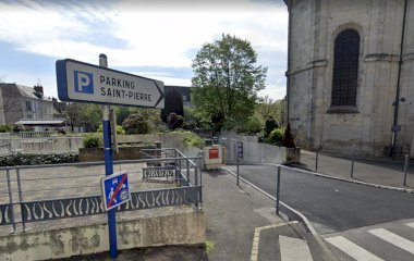 Book en plads i Indigo Saint-Pierre parkeringsplads