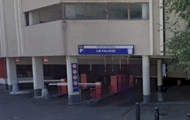 Réservez une place dans le parking Q-Park Falaise