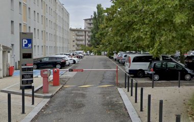 Забронируйте паркоместо на стоянке Q-Park Chareton Est