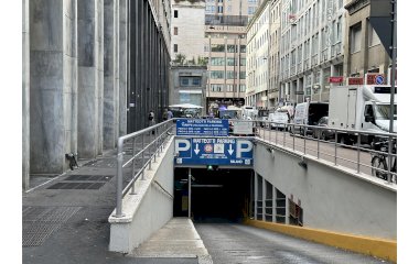 Забронируйте паркоместо на стоянке Matteotti