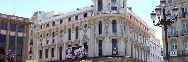 Парковка возле Театр Кальдерон