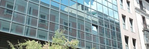 Estacionar perto de Teatro Marquina