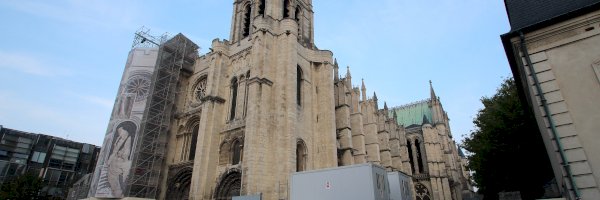 Parcheggio vicino a Basilica di Saint-Denis