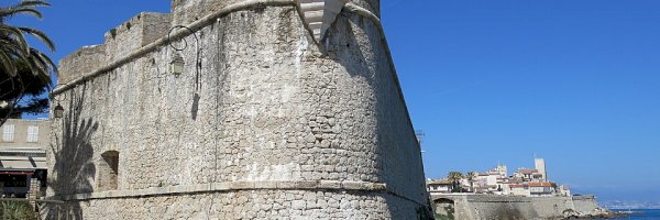 Se garer près de:  Vieille Ville d’Antibes