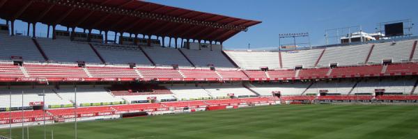 Estacionar perto de Estadio Sánchez-Pizjuán