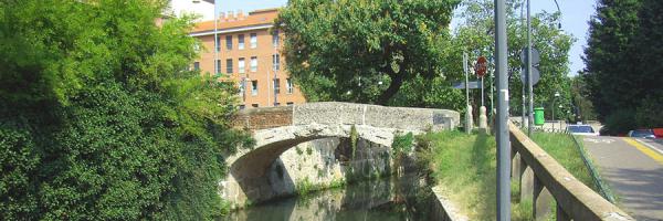 Parking cerca de Gorla