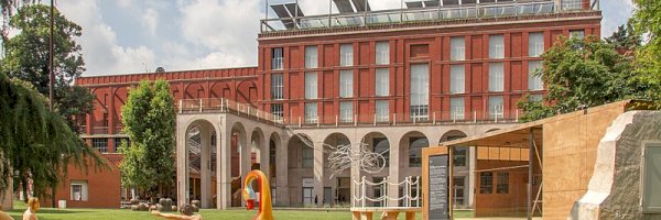 Parking prop de Triennal de Milà