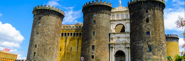 Parcheggio vicino a Castel Nuovo