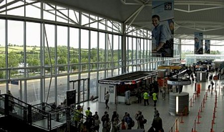 Terminal 1 Aeroporto de Bristol, Aeroporto de Bristol