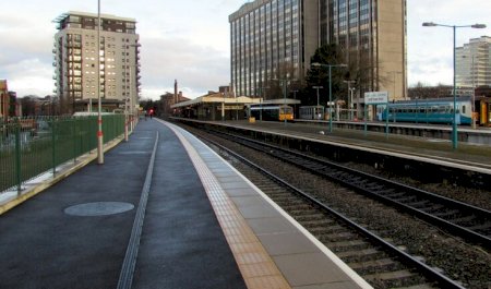 Estação de trem Cardiff Queen Street, Cardiff
