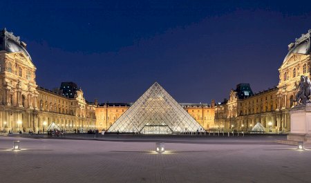 Louvre Museum, Parijs