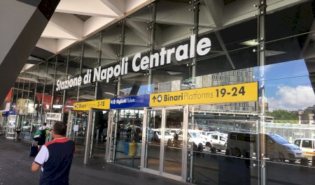 Napoli Centrale Station, Naples